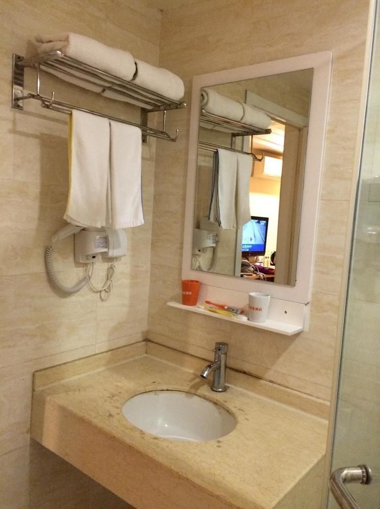 Home Inn Chengdu Kuanzhai Alley New City Square Exterior foto